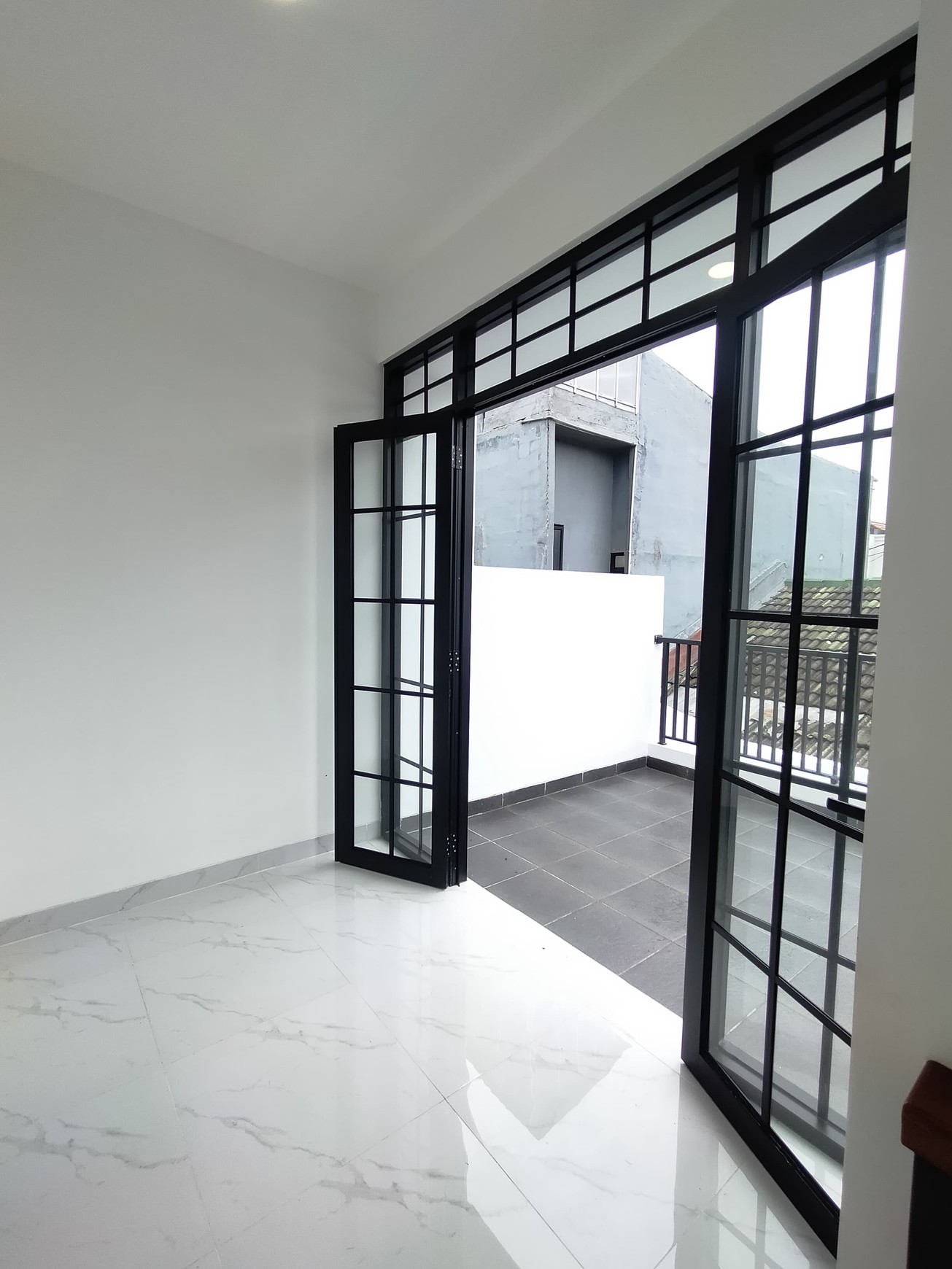 Rumah BRAND NEW bergaya American Classic  di Kencana Loka 12.5 BSD City