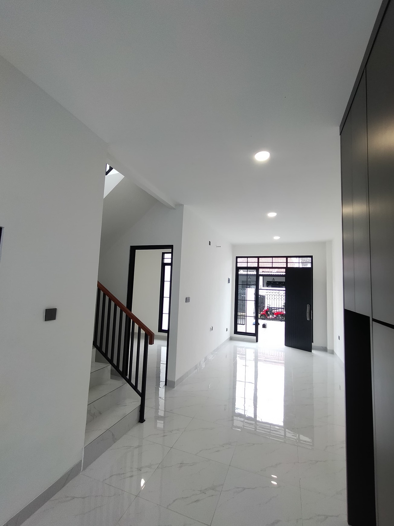 Rumah BRAND NEW bergaya American Classic  di Kencana Loka 12.5 BSD City