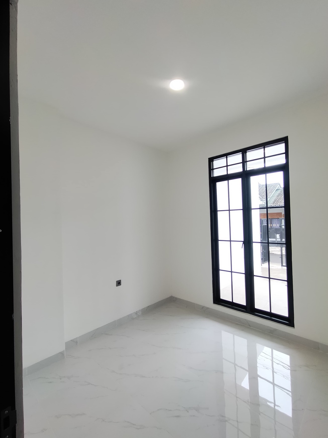 Rumah BRAND NEW bergaya American Classic  di Kencana Loka 12.5 BSD City