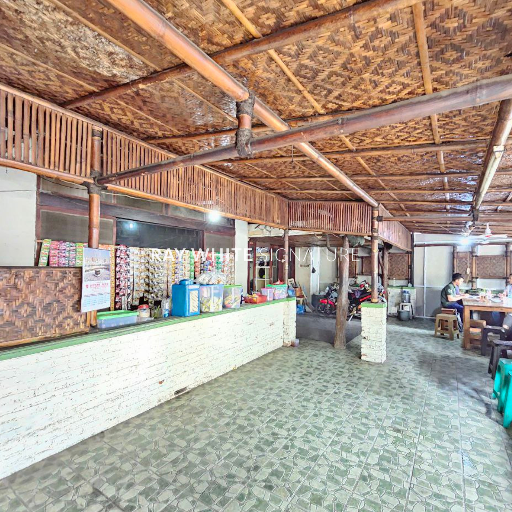 Dijual Rumah Posisi Hook Jl Abdullah Syafei bisa di jadikan tempat usaha dan Gedung kantor