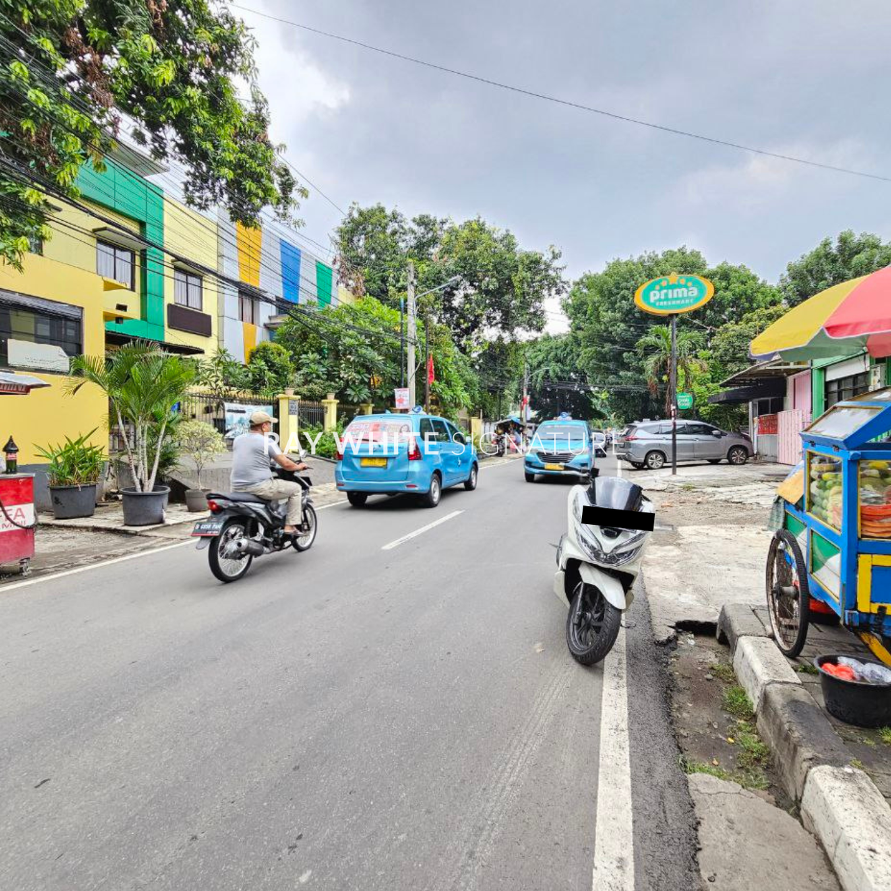 Dijual Rumah Posisi Hook Jl Abdullah Syafei bisa di jadikan tempat usaha dan Gedung kantor