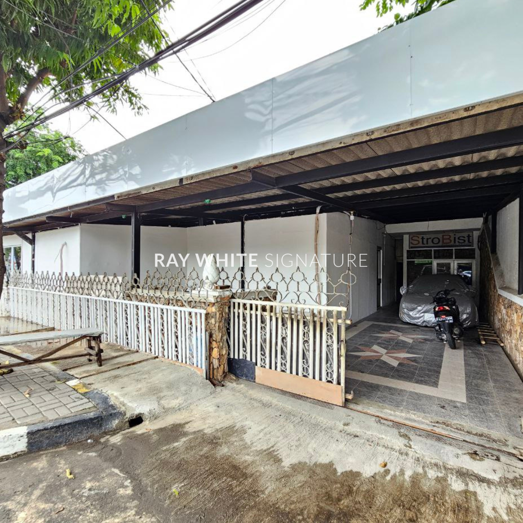 Dijual Rumah Posisi Hook Jl Abdullah Syafei bisa di jadikan tempat usaha dan Gedung kantor