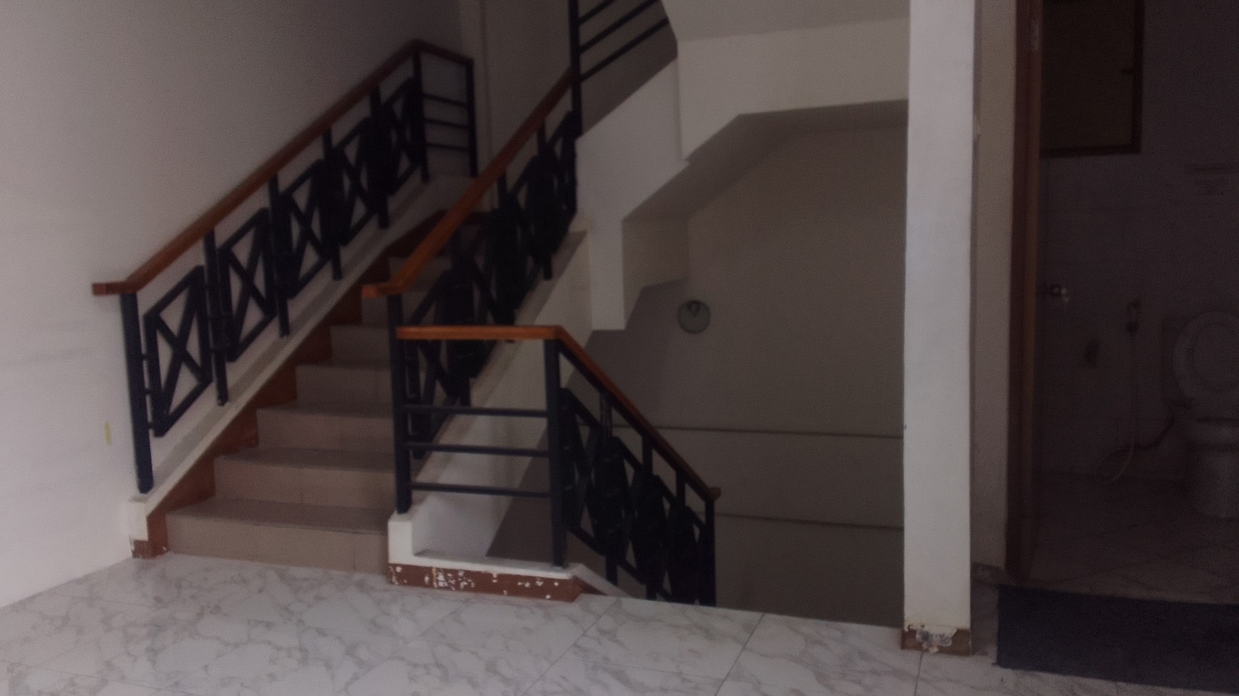 Ruko 4 1/2 Lantai Di Lokasi Premium dan Strategis Jl. Dr. Saharjo tebet, Dan Hanya 7 Menit Ke Tol Pancoran