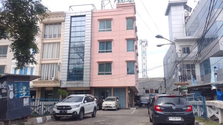 Ruko 4 1/2 Lantai Di Lokasi Premium dan Strategis Jl. Dr. Saharjo tebet, Dan Hanya 7 Menit Ke Tol Pancoran