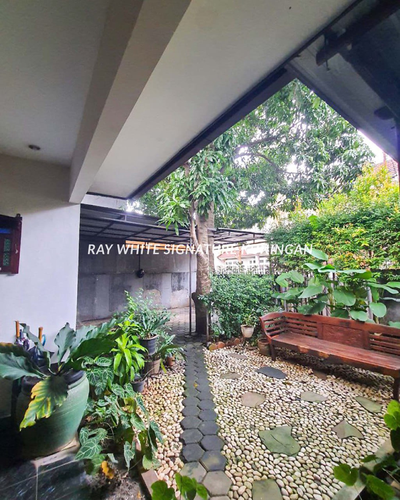 Jual Rumah Asri dan Tenang, Serta Lokasi yang Srategis di Cilandak