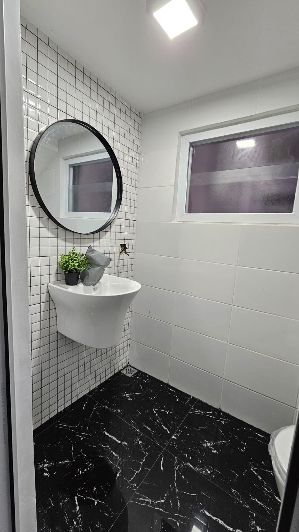 Rumah Cantik 3 Lantai dengan Desain Modern Posisi HOOK @Bintaro Sektor 9