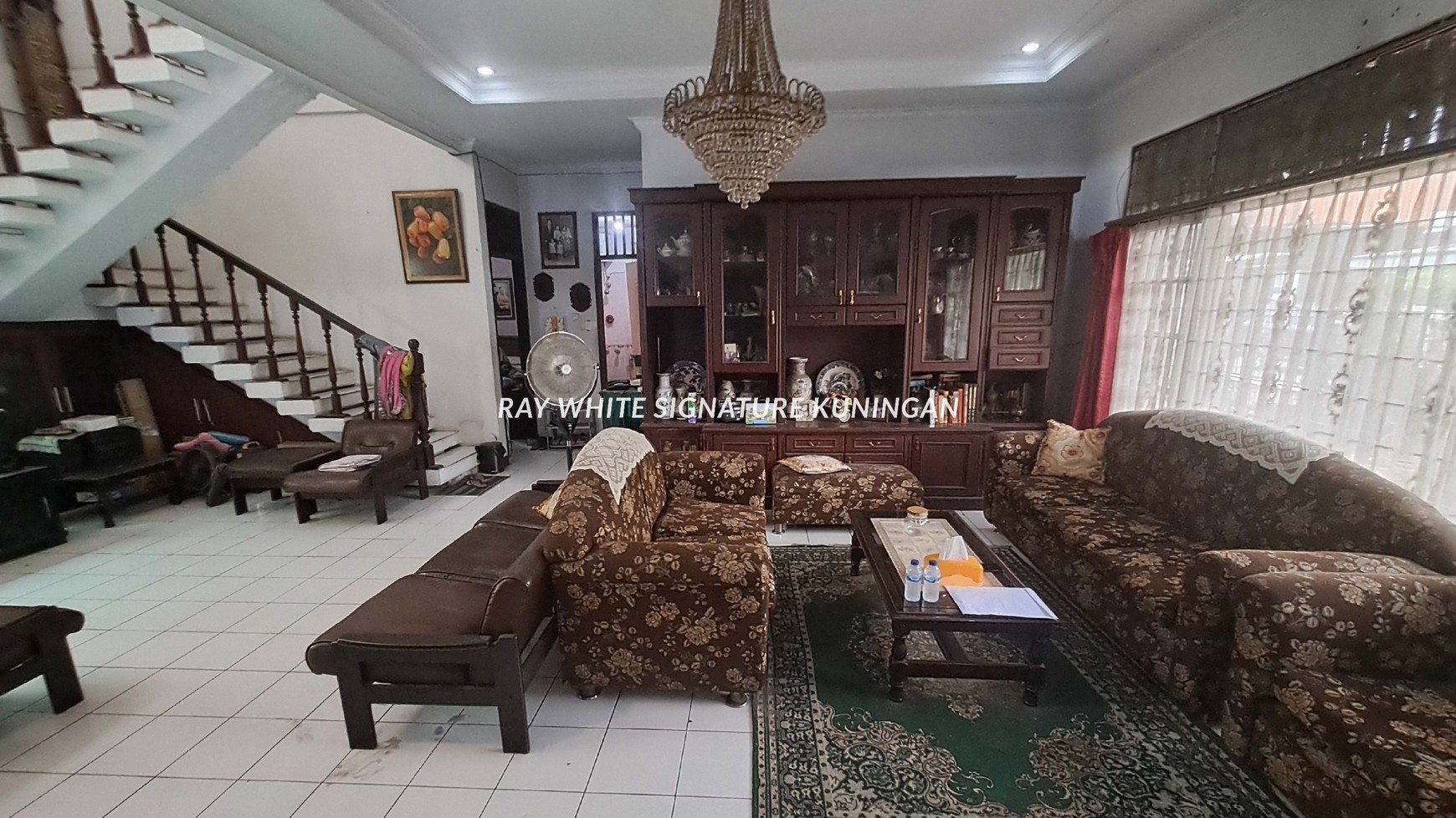 Jual Rumah Bangunan Lama 2 Lantai di Jl. Agraria Raya