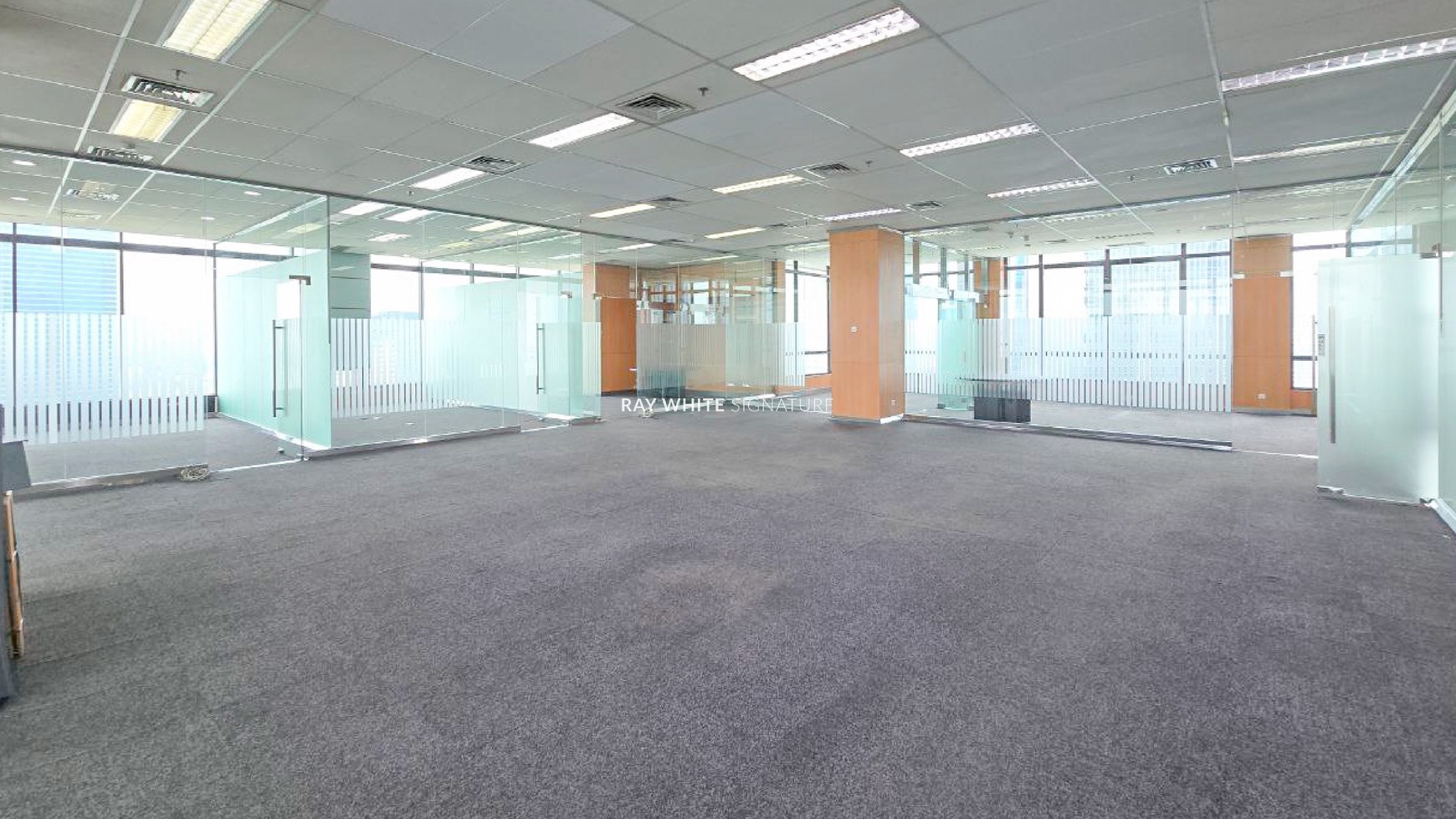 Gedung Kantor Menara Anugrah di Jl Mega Kuningan Barat