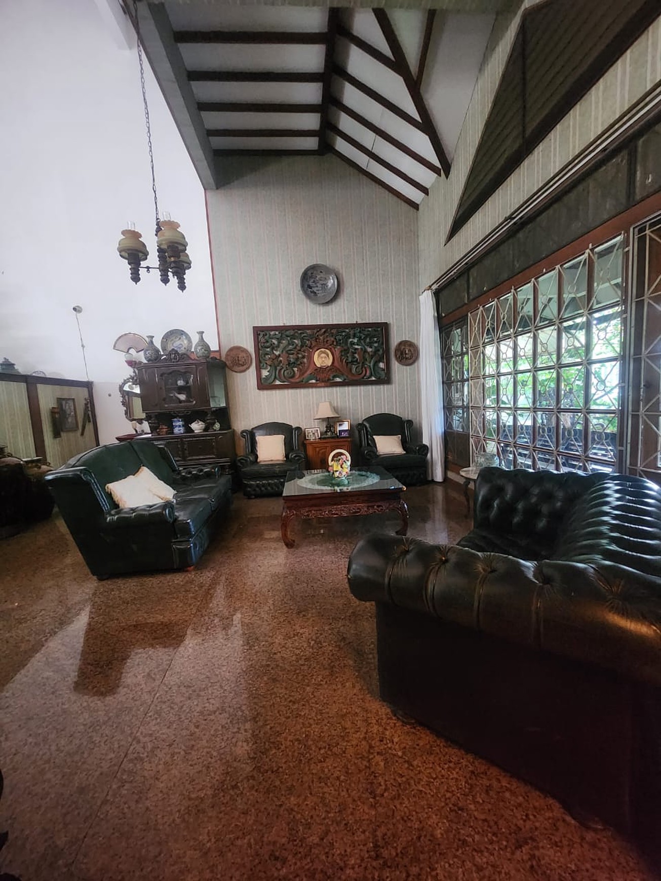 Rumah di Ciledug Luas Tanah 620 m2 - Lokasi Strategis Tangerang Selatan