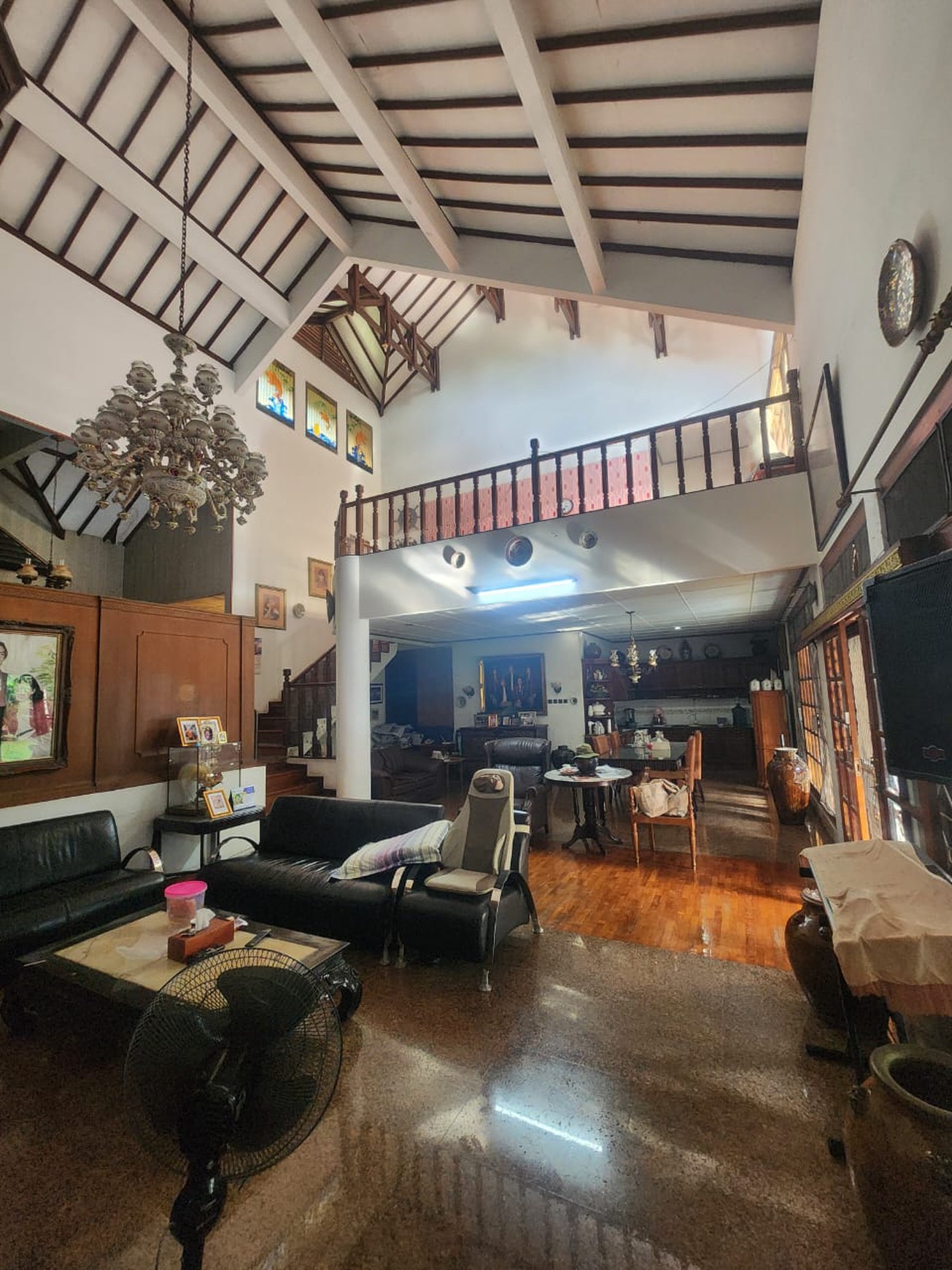 Rumah di Ciledug Luas Tanah 620 m2 - Lokasi Strategis Tangerang Selatan