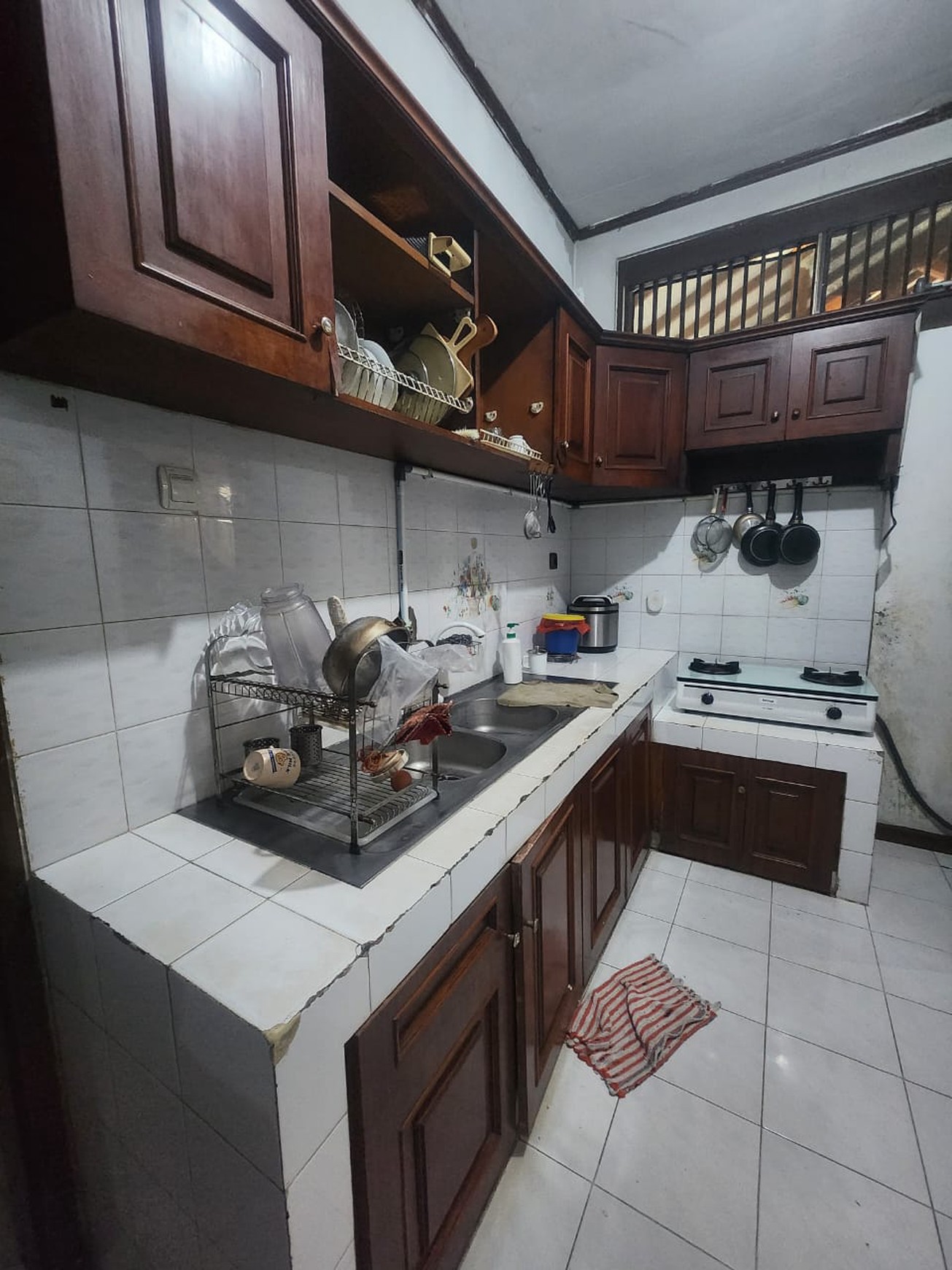 Rumah di Ciledug Luas Tanah 620 m2 - Lokasi Strategis Tangerang Selatan