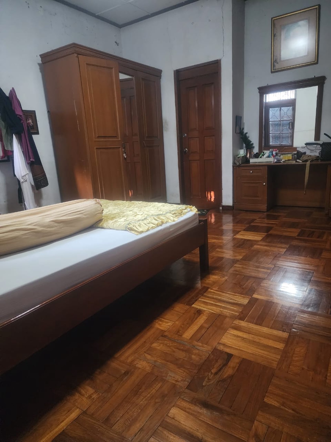 Rumah di Ciledug Luas Tanah 620 m2 - Lokasi Strategis Tangerang Selatan