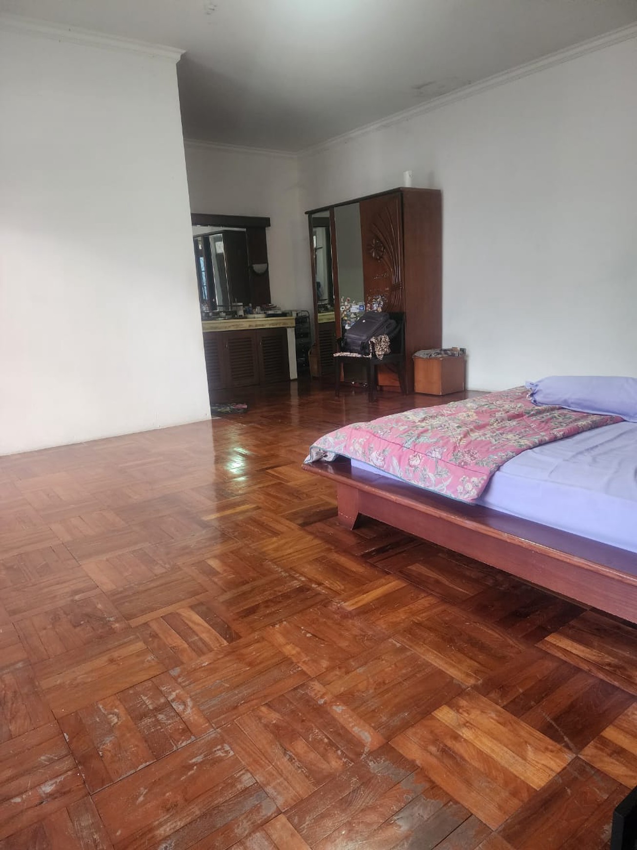 Rumah di Ciledug Luas Tanah 620 m2 - Lokasi Strategis Tangerang Selatan