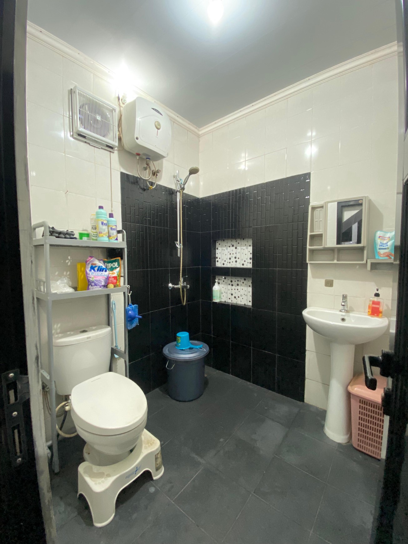 Rumah 2 Lantai di Sawangan - Dekat ke Tol dan Pasar Raya Parung