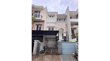 Rumah Pelangi Ungu, Kelapa Gading