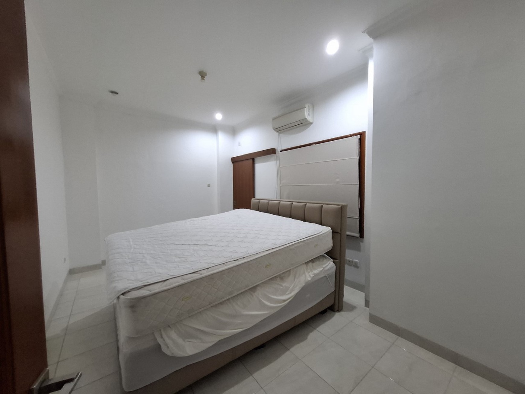 Rumah Pelangi Ungu, Kelapa Gading