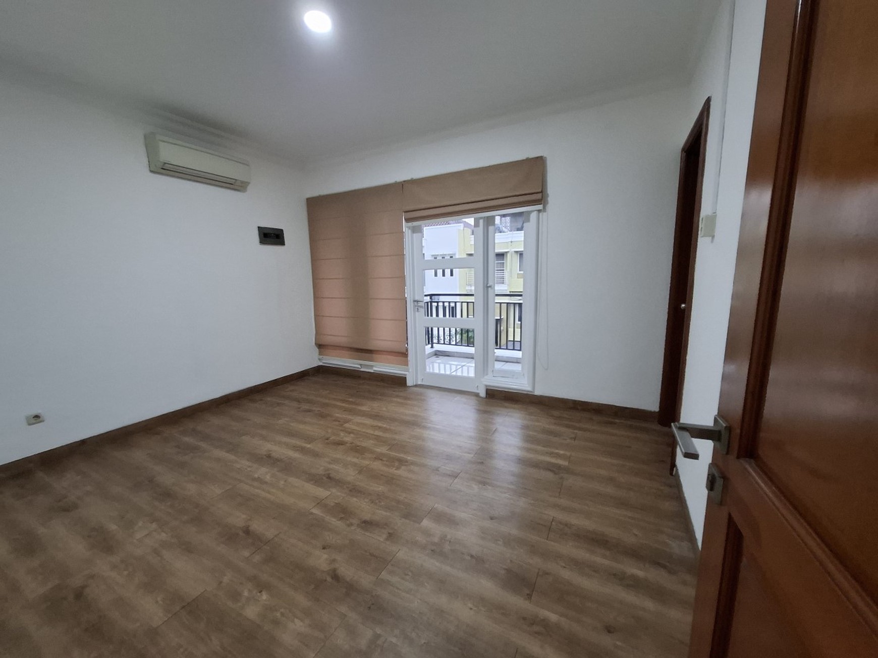 Rumah Pelangi Ungu, Kelapa Gading