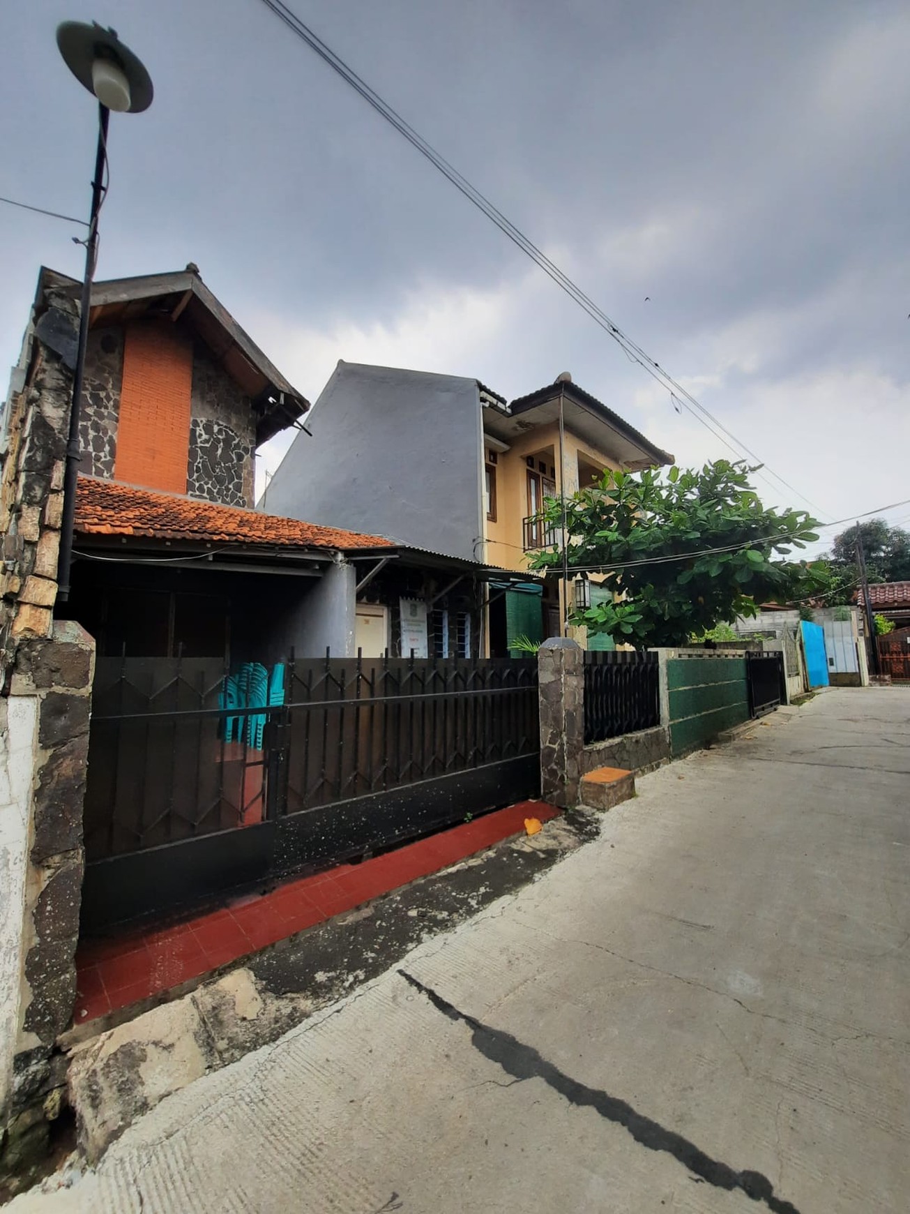 Dua Rumah Luas Diarea Bintara Bekasi, Nempel Tol Becakayu & Cikampek