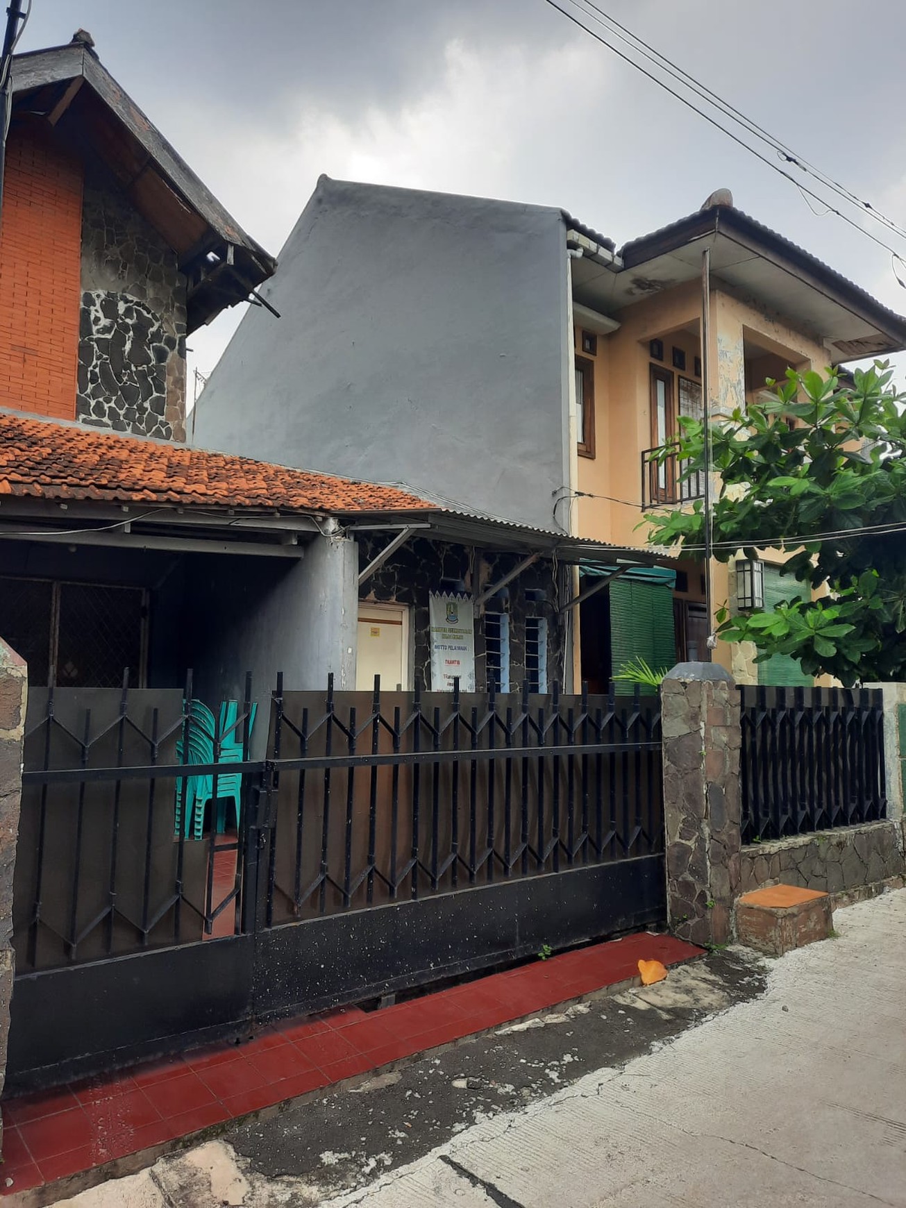 Dua Rumah Luas Diarea Bintara Bekasi, Nempel Tol Becakayu & Cikampek