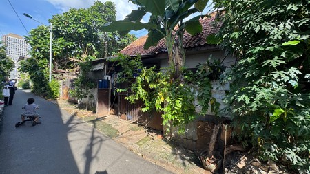 Dijual Cepat Rumah Tua, Hitung Tanah di Area Strategis di Kampung Bali, Tanah Abang - Jakarta Pusat