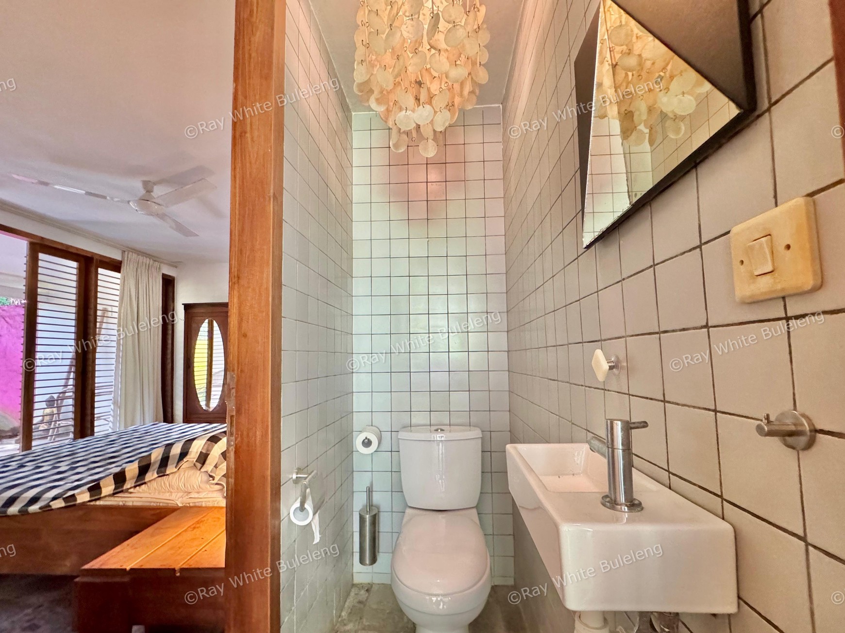 TROPICAL 5-BEDROOM VILLA JUST 3 MINUTES WALK TO LOVINA BEACH