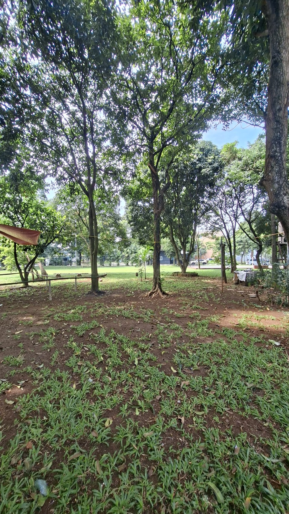 Rumah Hitung Tanah Luas dengan Lokasi Strategis @Graha Bunga