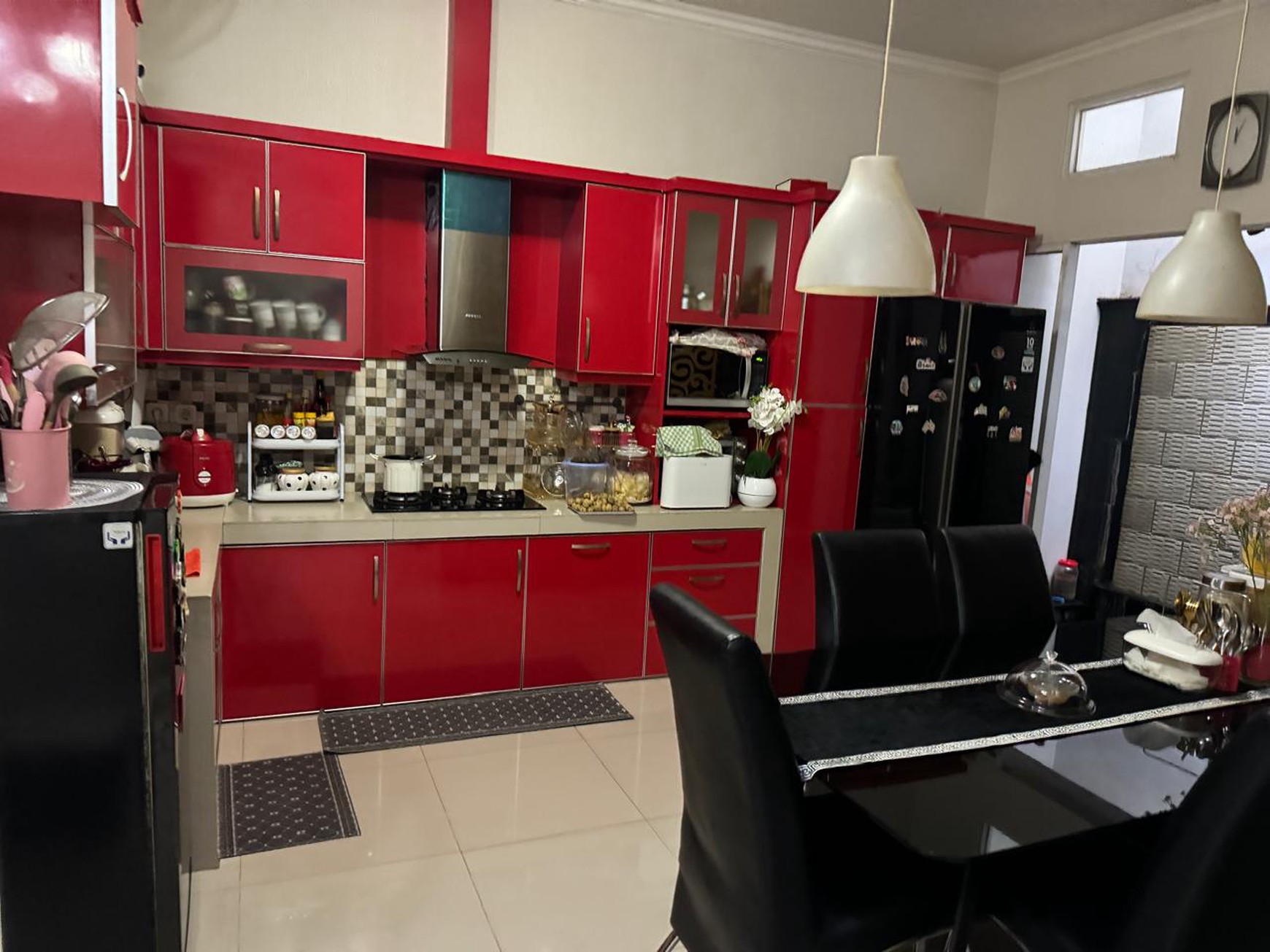 Rumah 2 Lantai SHM Siap Huni + Rooftop @Graha Bunga