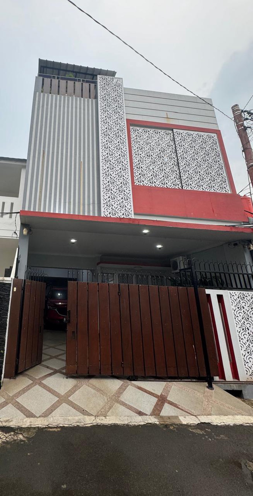 Rumah 2 Lantai SHM Siap Huni + Rooftop @Graha Bunga
