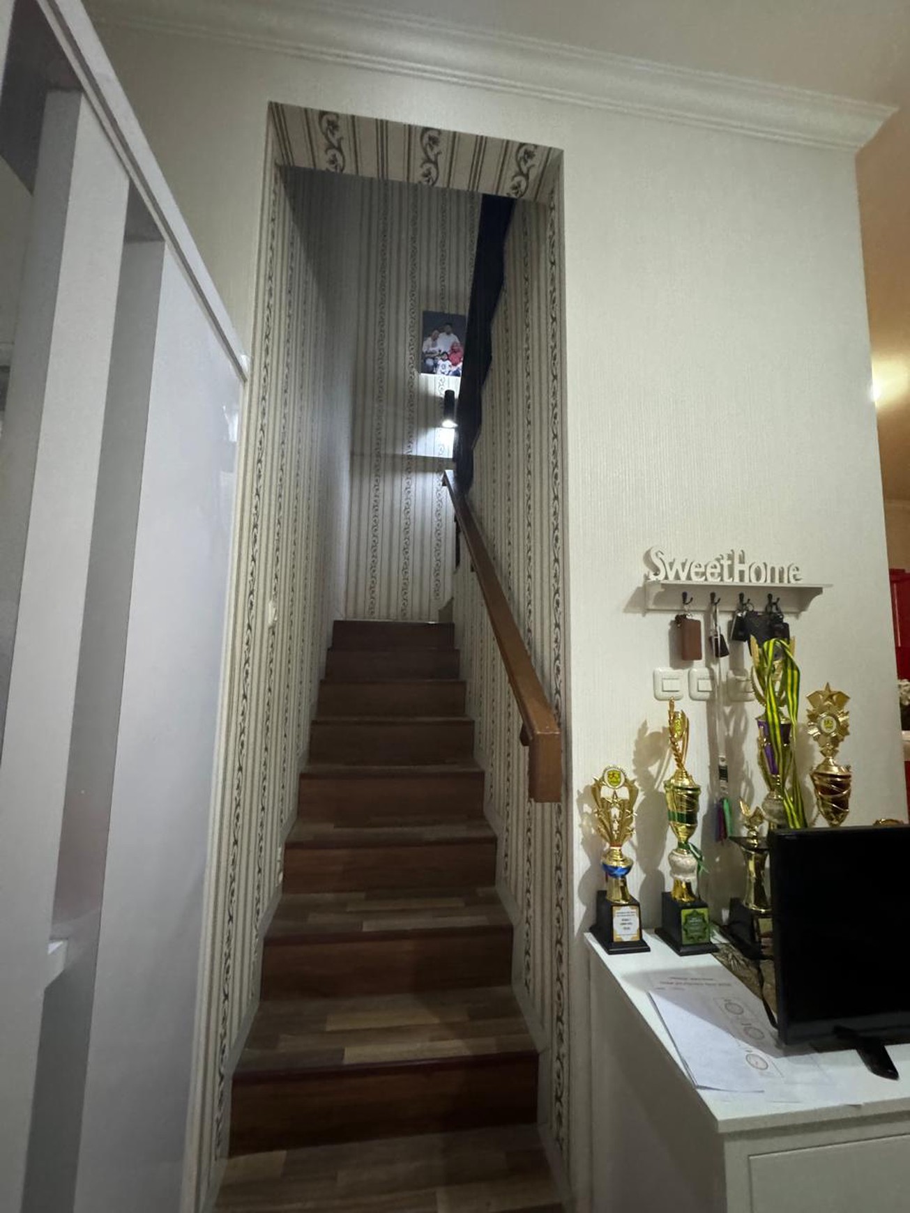 Rumah 2 Lantai SHM Siap Huni + Rooftop @Graha Bunga