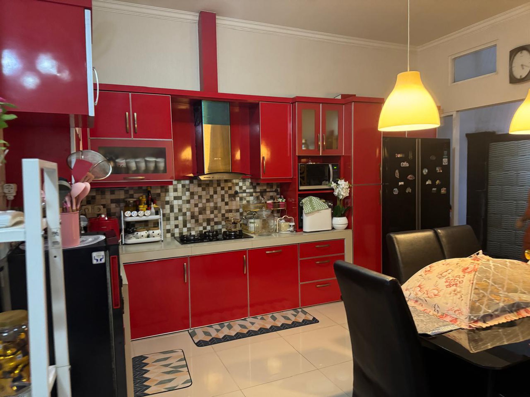 Rumah 2 Lantai SHM Siap Huni + Rooftop @Graha Bunga