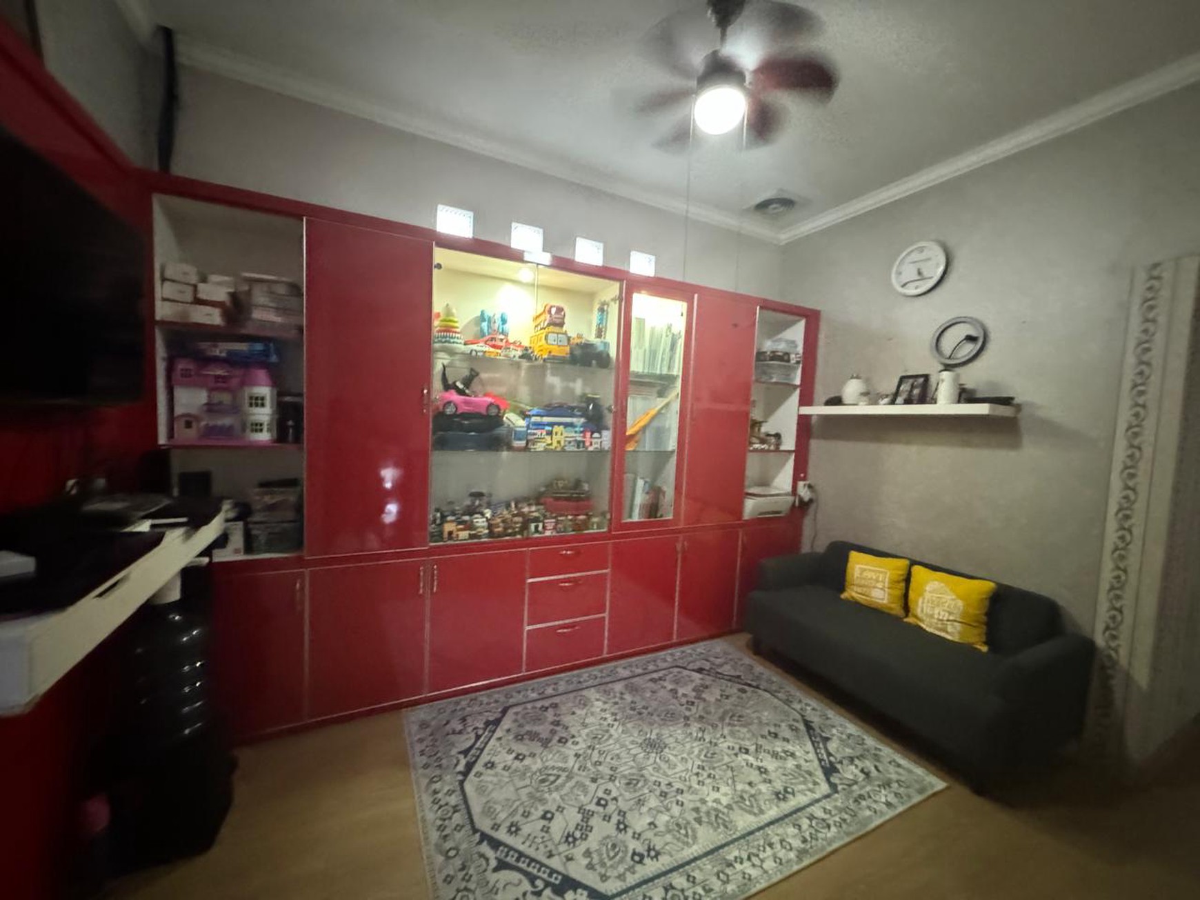 Rumah 2 Lantai SHM Siap Huni + Rooftop @Graha Bunga