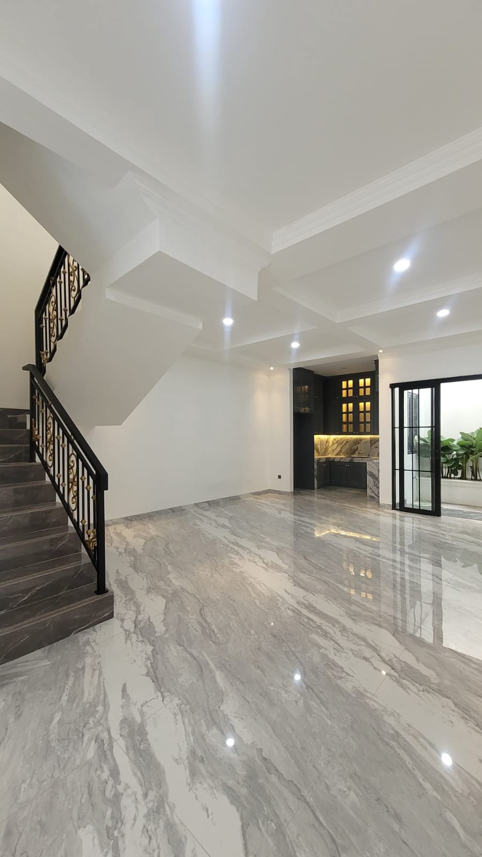 Rumah 2½ Lantai Siap Huni dengan Hunian Nyaman dan Asri @Bintaro, Sektor 9