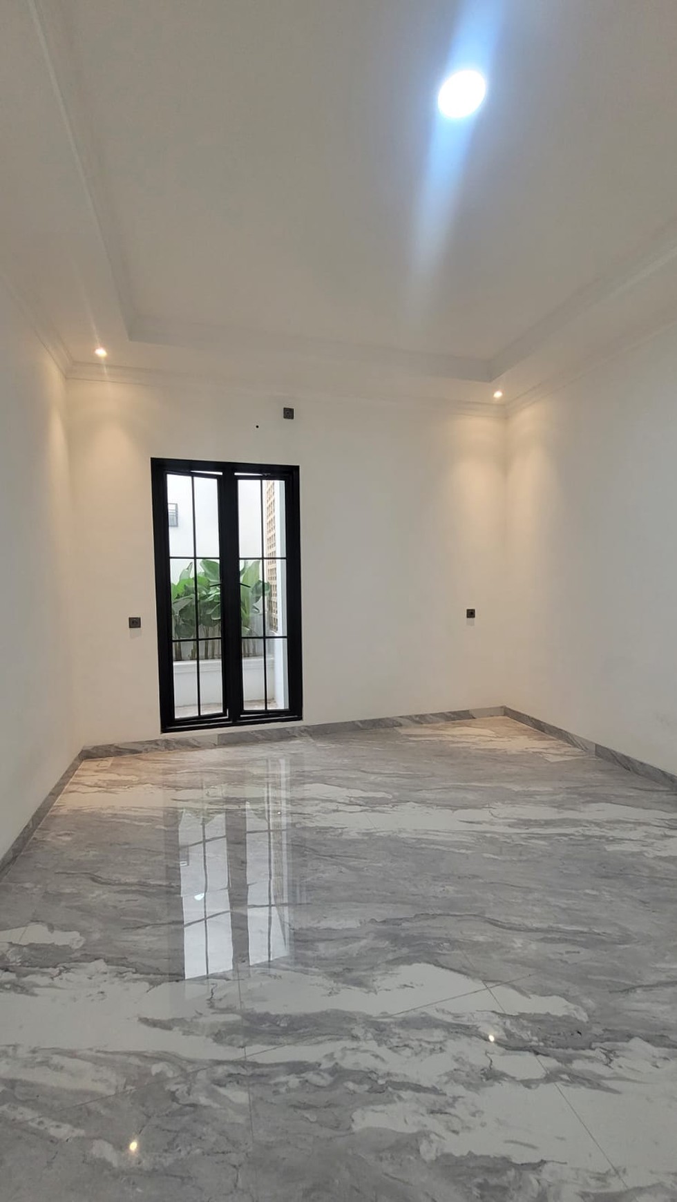 Rumah 2½ Lantai Siap Huni dengan Hunian Nyaman dan Asri @Bintaro, Sektor 9