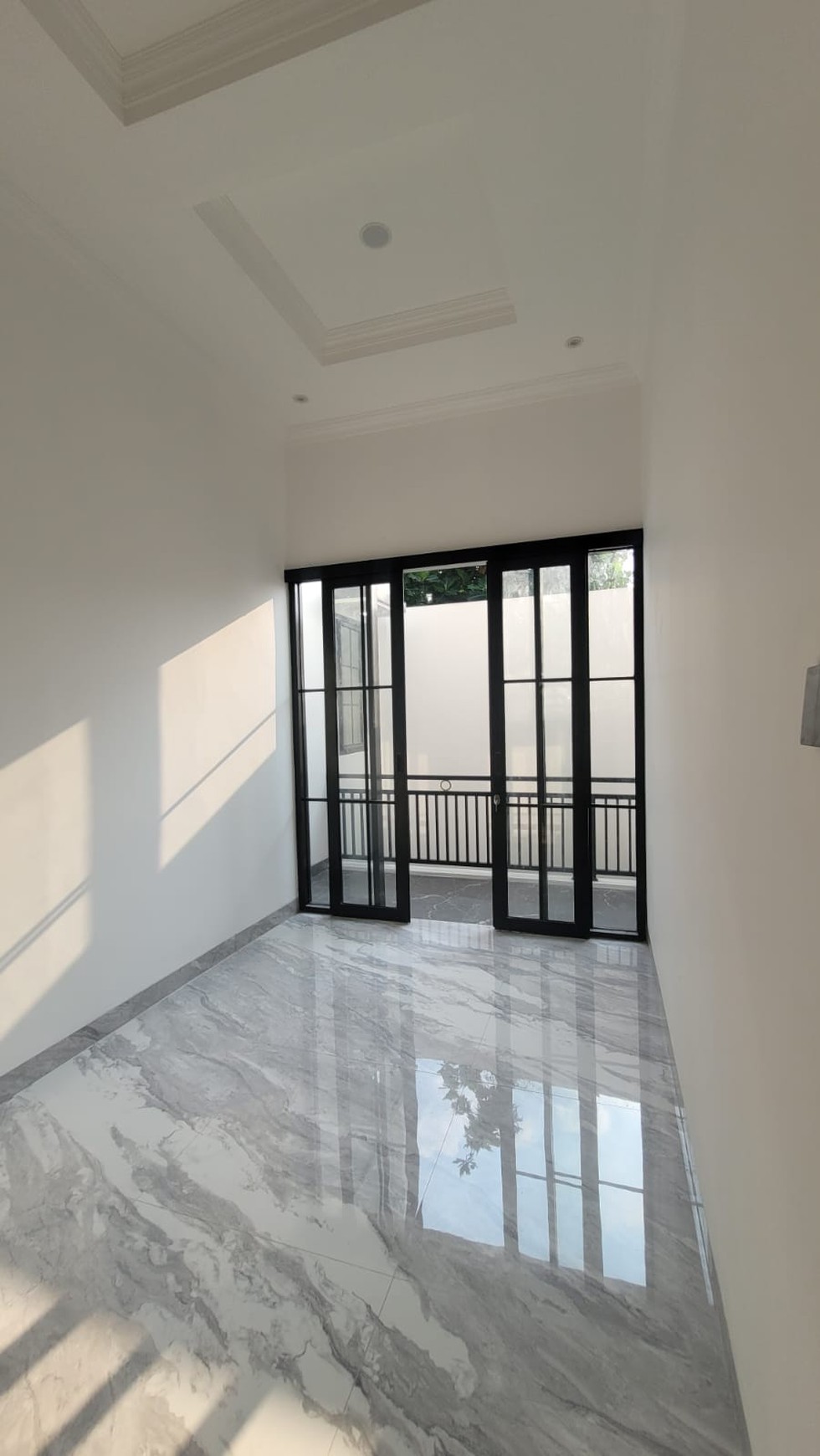 Rumah 2½ Lantai Siap Huni dengan Hunian Nyaman dan Asri @Bintaro, Sektor 9