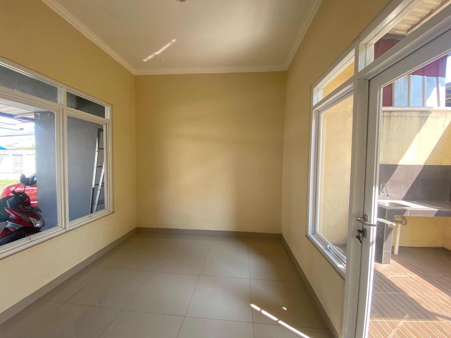 RUMAH MINIMALIS DAN STRATEGIS DI KRANGGAN, BEKASI