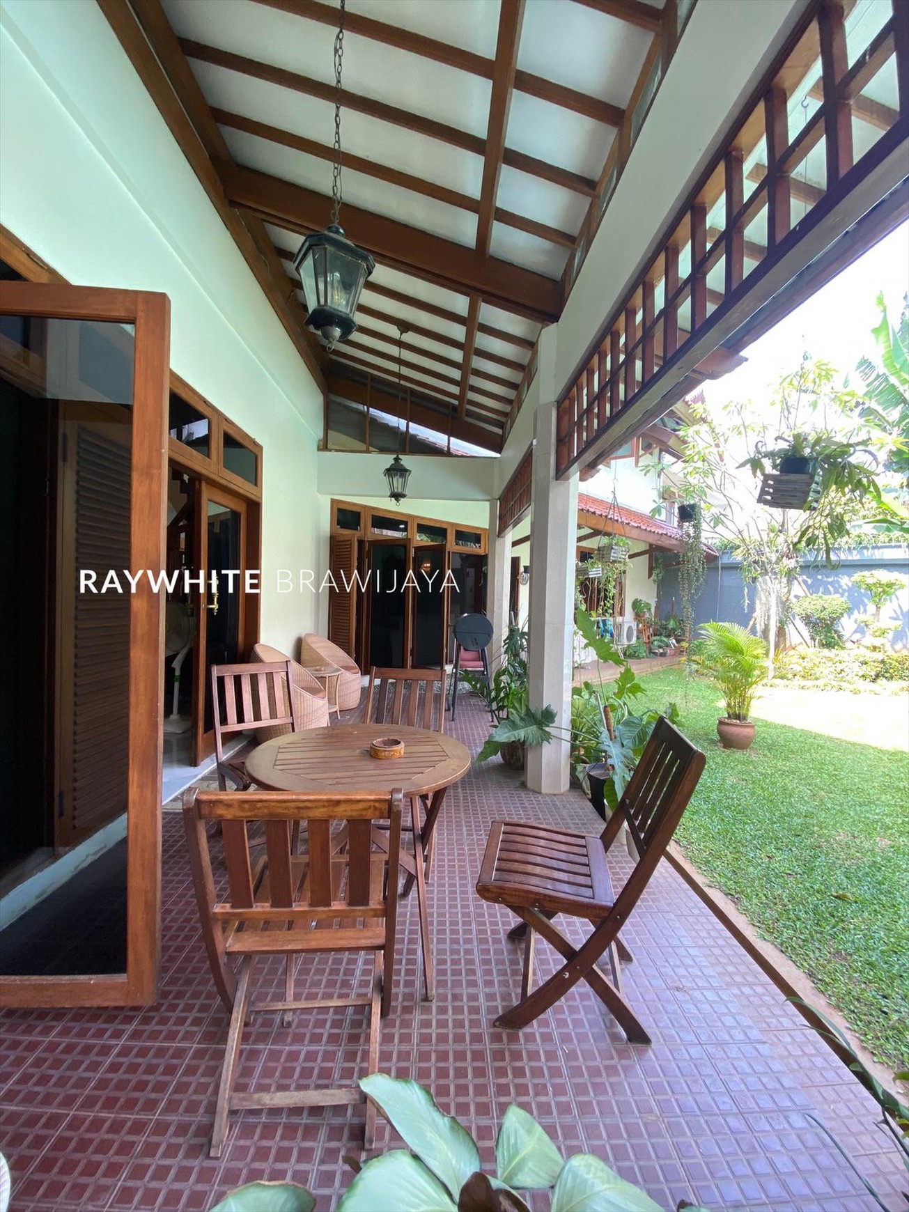 Rumah Lama Siap Huni Lingkungan Tenang Area Gandaria Selatan