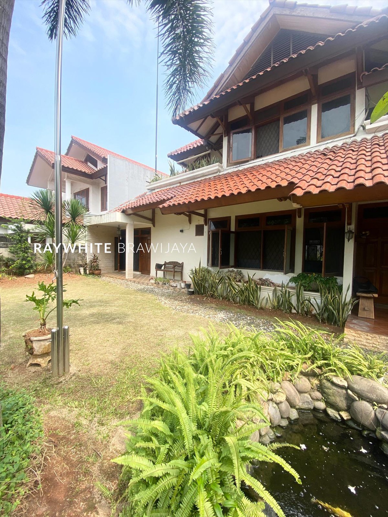 Rumah Lama Siap Huni Lingkungan Tenang Area Gandaria Selatan