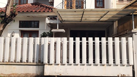 Hunian 2 lantai area Elit PI, hanya 5 Menit jalan kaki ke Mall