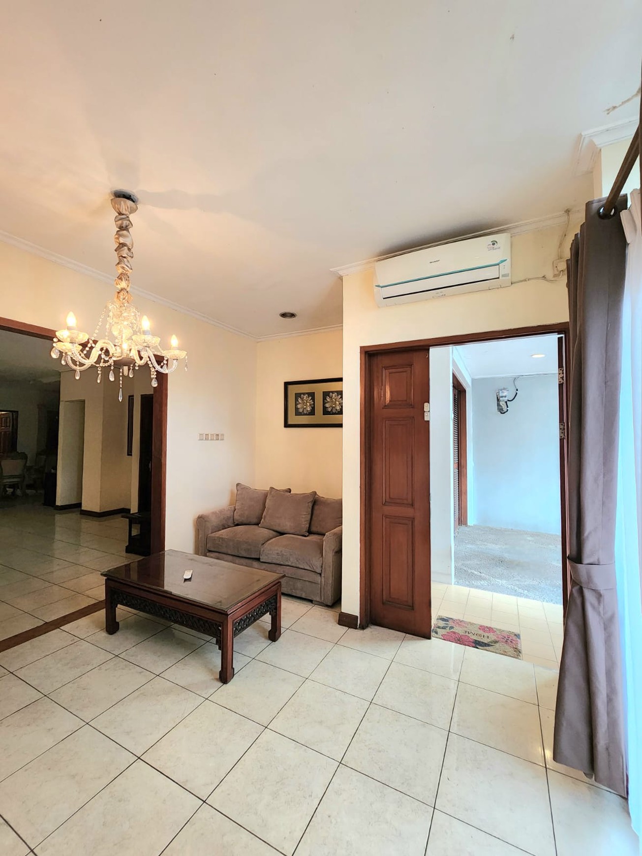 Hunian 2 lantai area Elit PI, hanya 5 Menit jalan kaki ke Mall