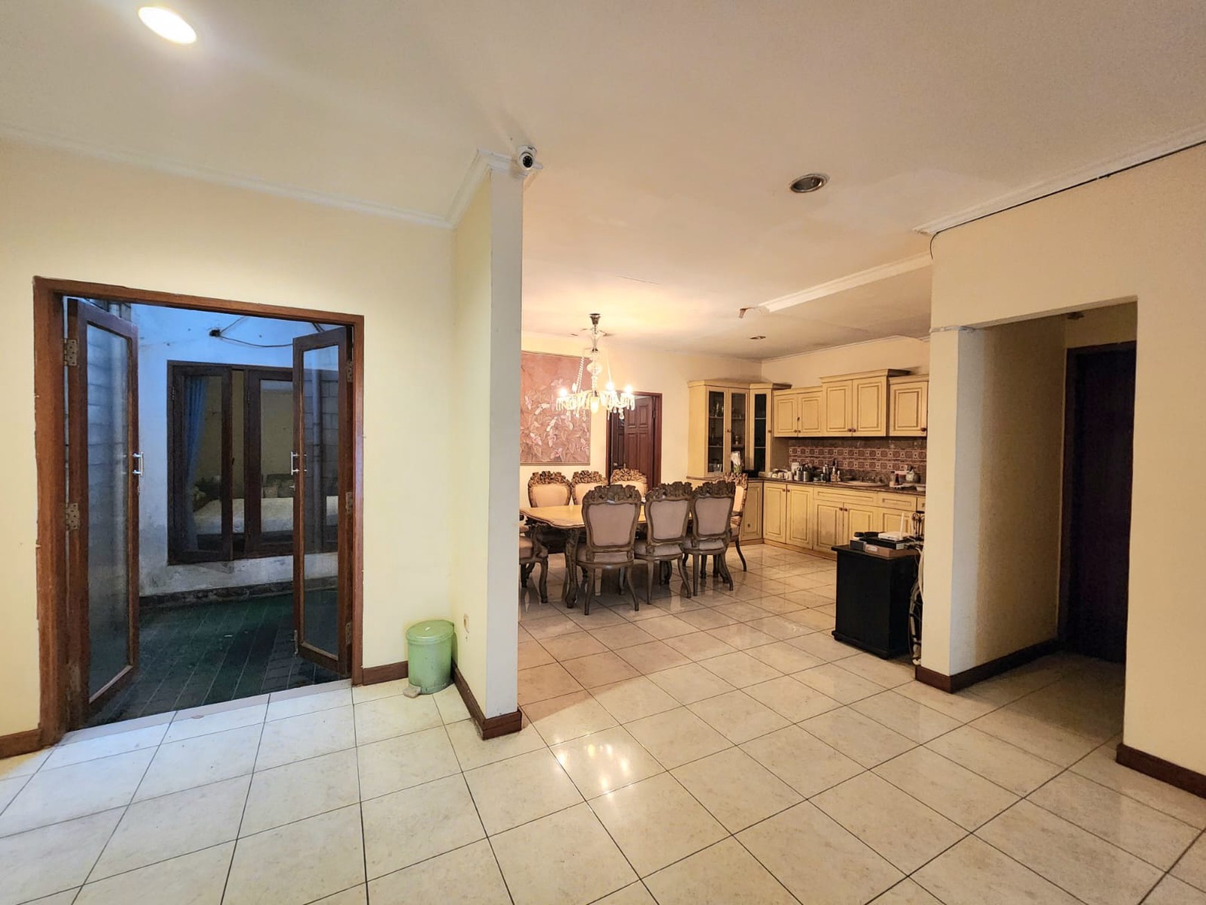 Hunian 2 lantai area Elit PI, hanya 5 Menit jalan kaki ke Mall