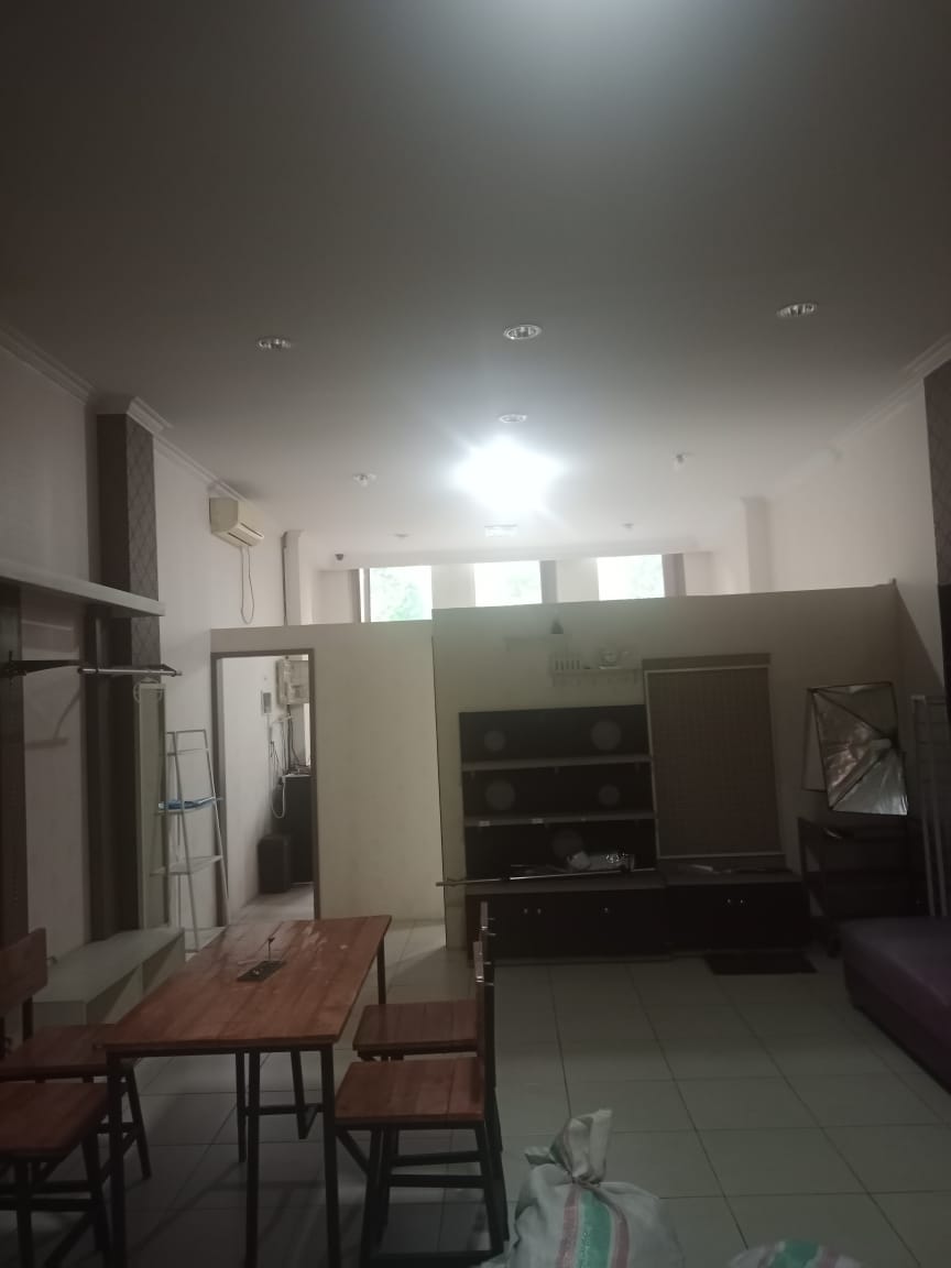 Disewakan Ruko Central Business Park MERR - Siap Pakai, 3 Lantai |150JT/Th Nego