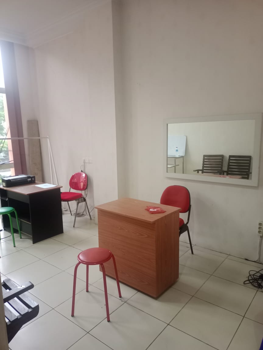 Disewakan Ruko Central Business Park MERR - Siap Pakai, 3 Lantai |150JT/Th Nego