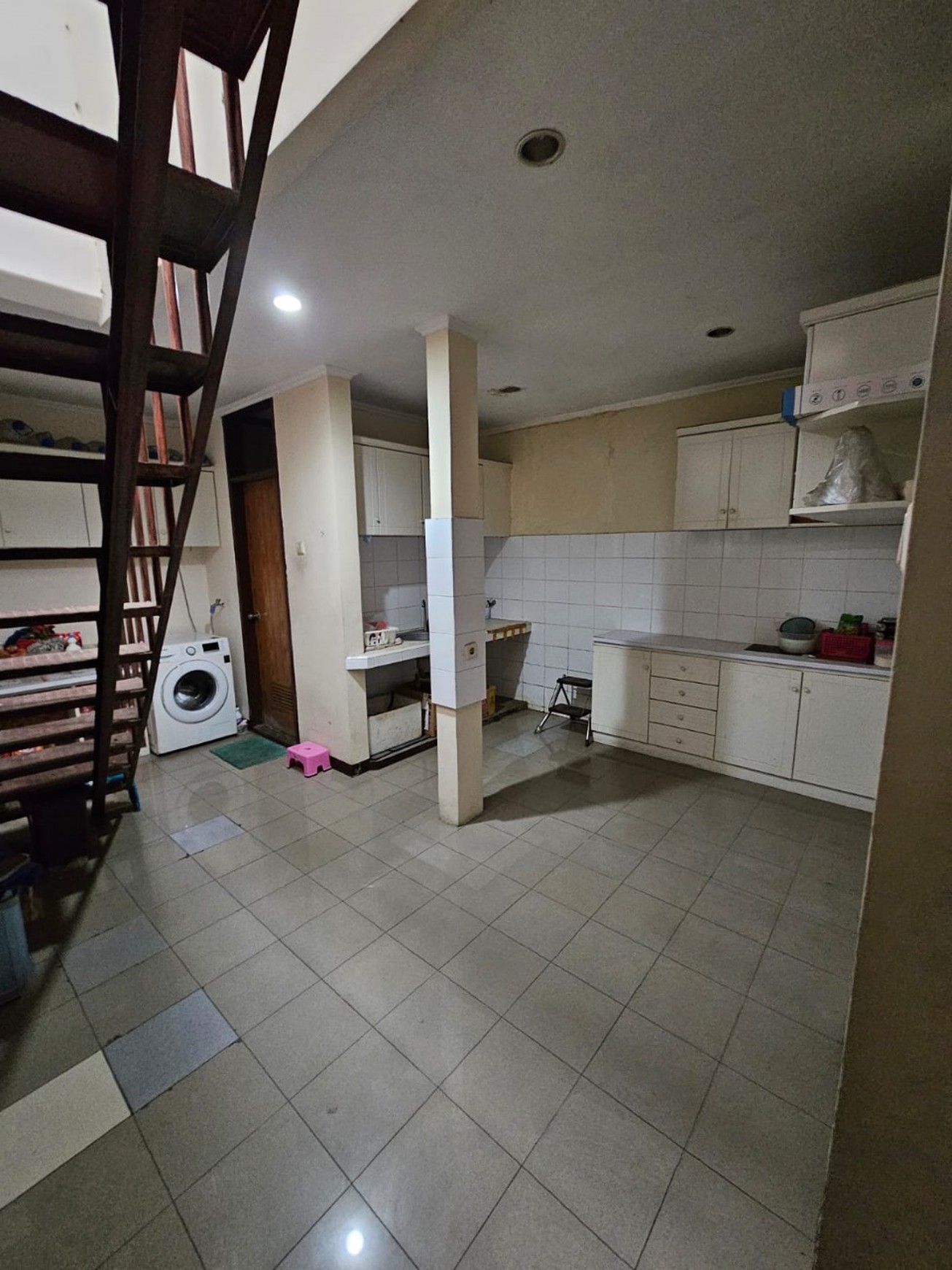 Rumah 2 Lantai, Halaman Asri Siap Huni di H Sidup Rempoa