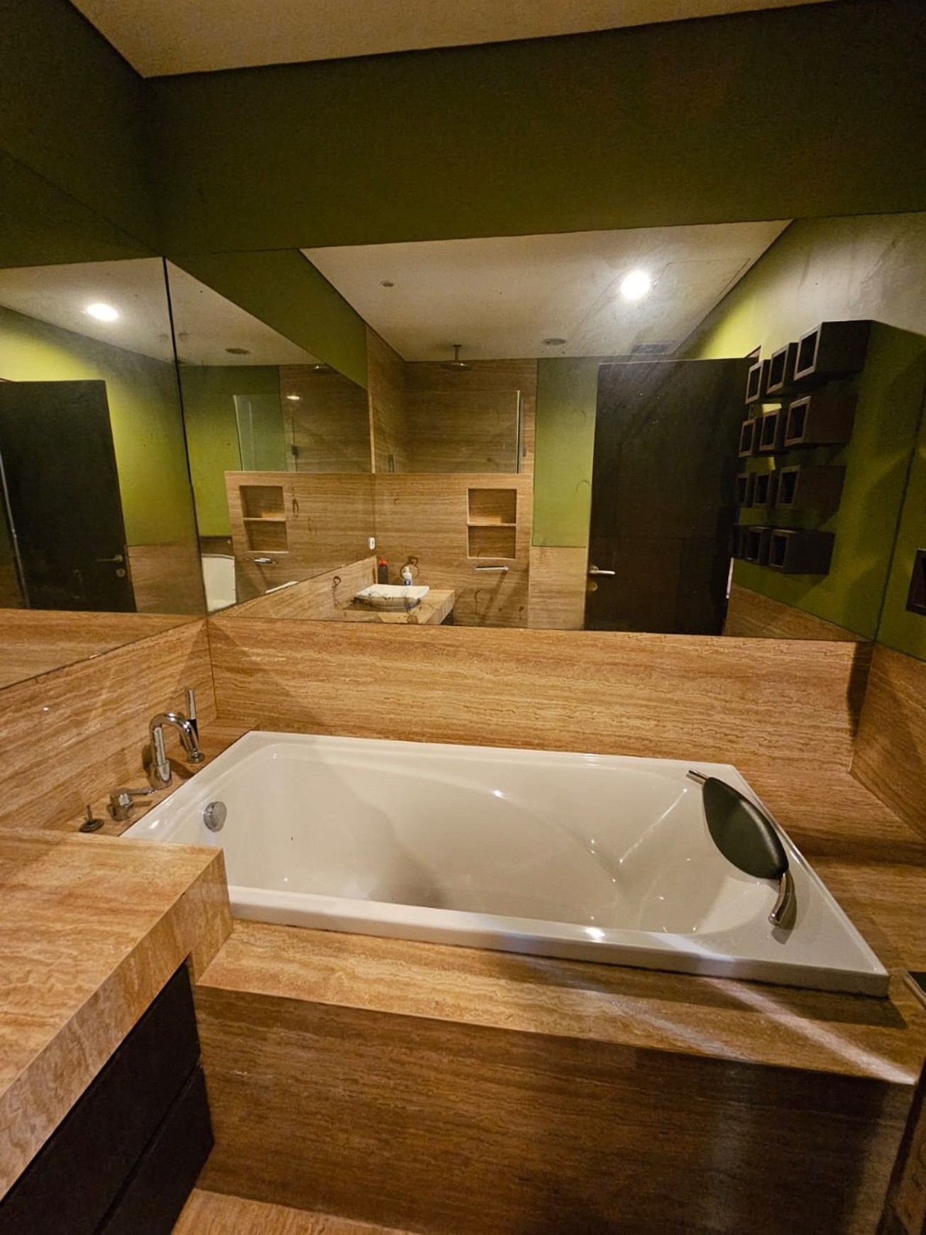 Rumah 2 Lantai, Halaman Asri Siap Huni di H Sidup Rempoa