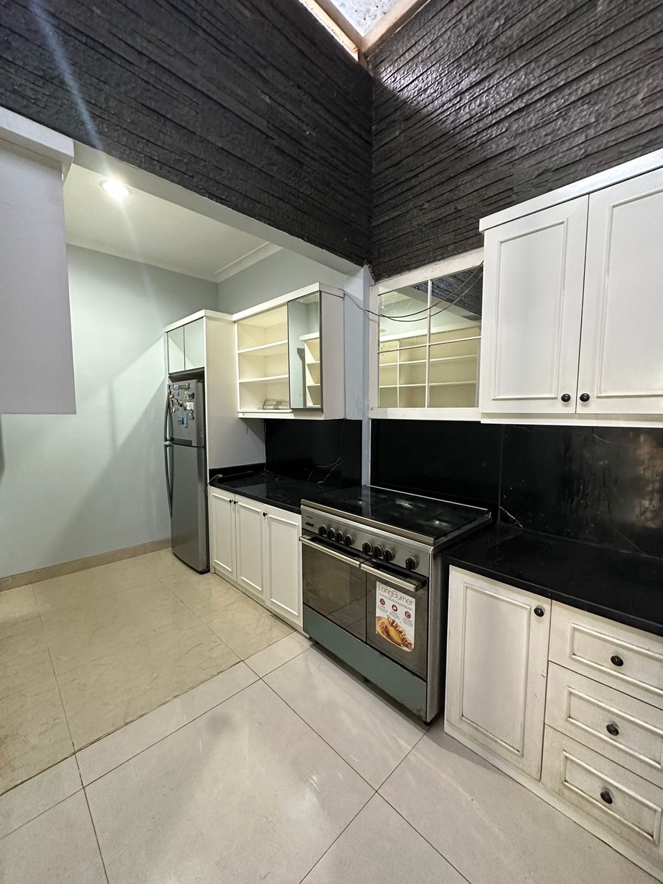 Dijual cepat rumah strategis, murah, siap huni, anthea puspita loka serpong tangerang selatan banten