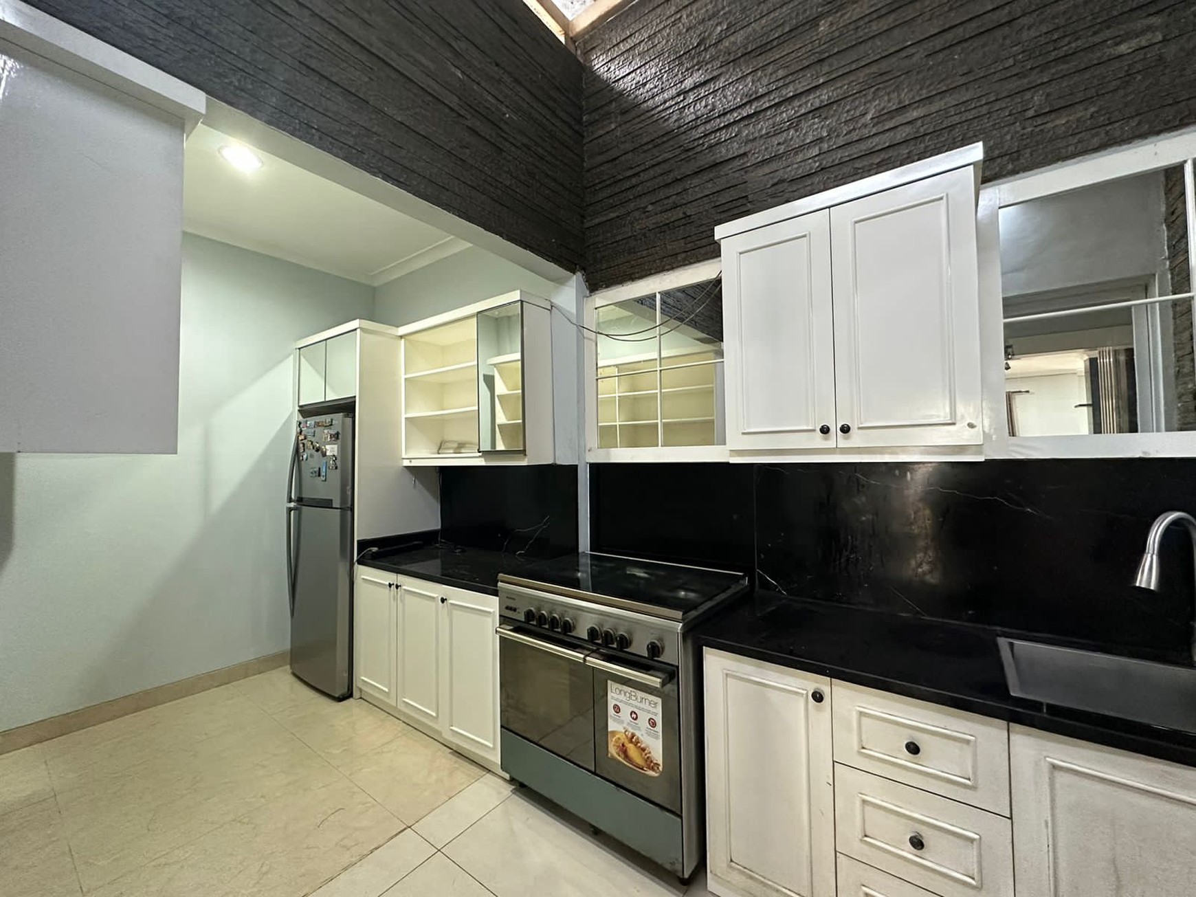 Dijual cepat rumah strategis, murah, siap huni, anthea puspita loka serpong tangerang selatan banten