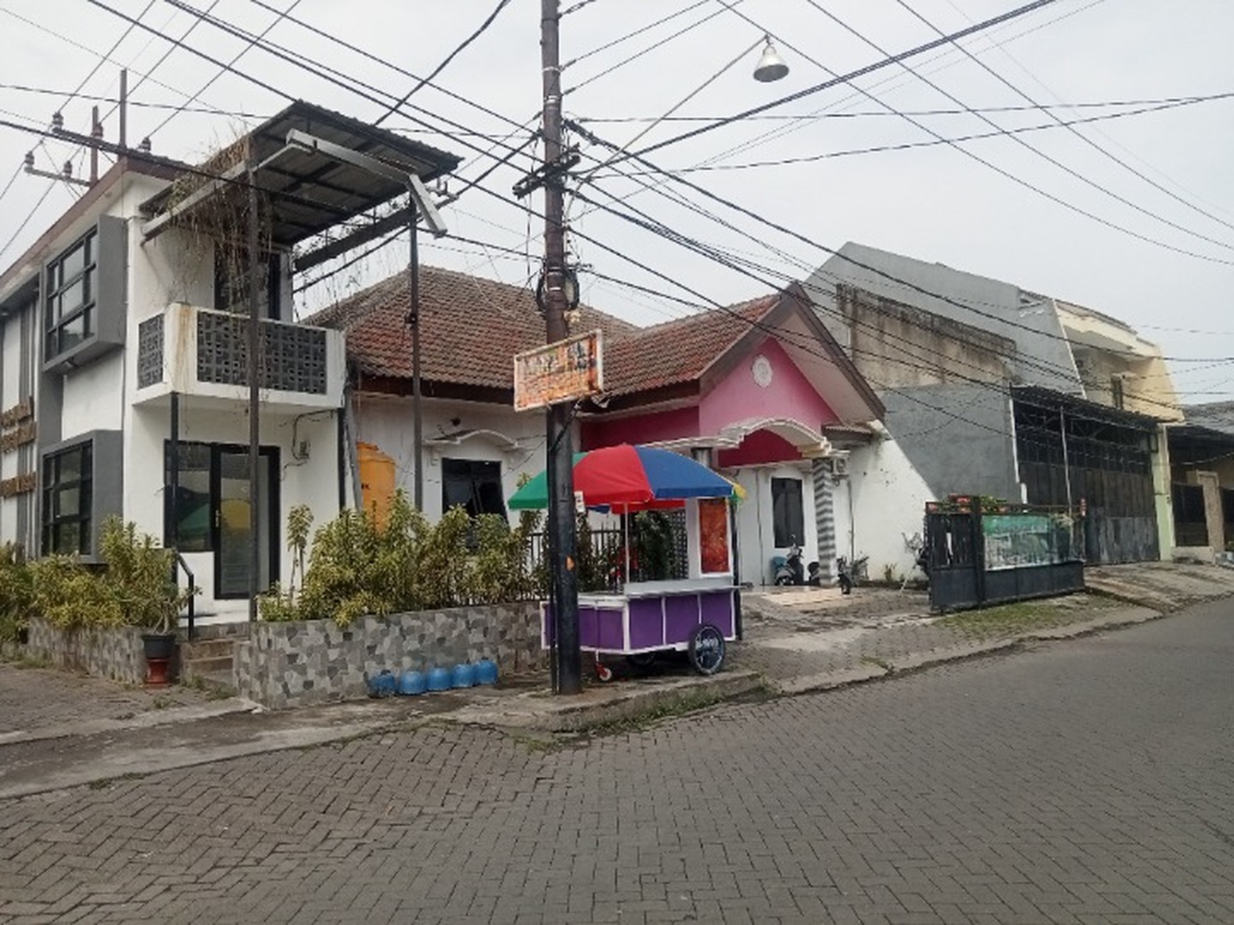 Rumah Dijual Wisma Tropodo 2,5 M Nego bisa untuk usaha