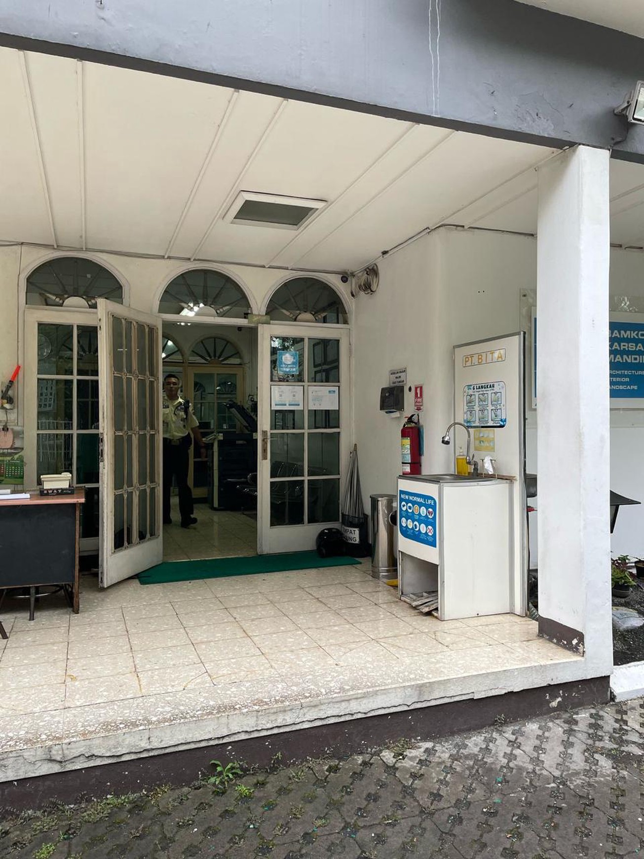 Dijual Gedung Strategis di jl Pahlawan, Bandung