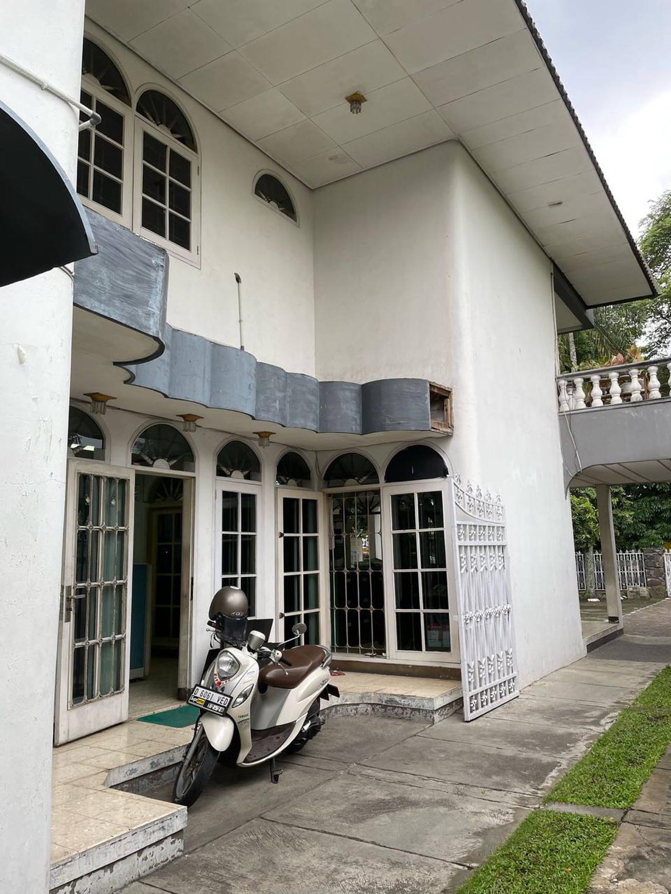 Dijual Gedung Strategis di jl Pahlawan, Bandung