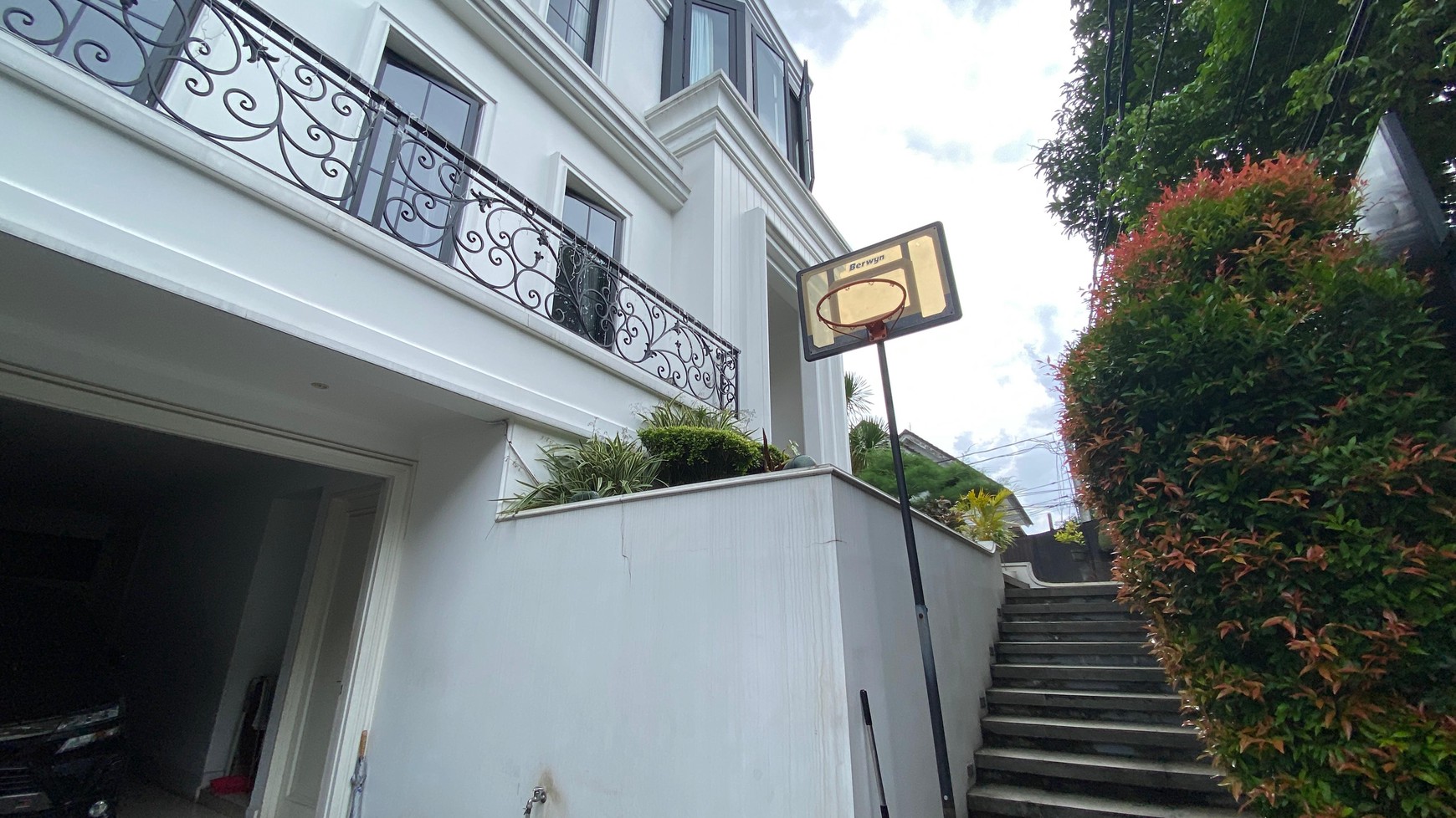 Nice House at Senopati